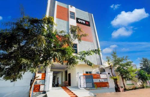Hyderabad Hotel | Hotel O by OYO BLUEMOON