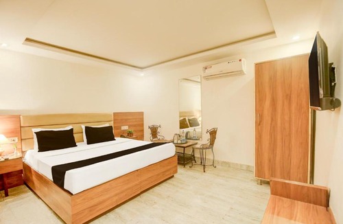Zirakpur Hotel | Hotel O by OYO Chandigarh Road Formerly Royal Woods