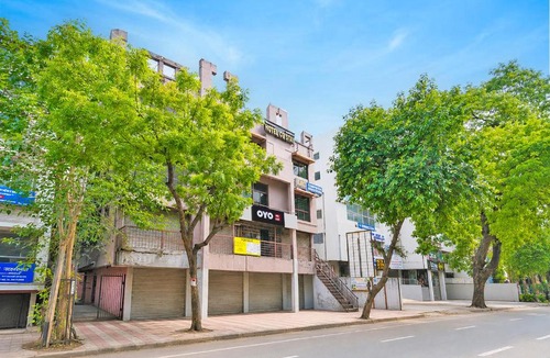 Navrangpura Hotel | Hotel O CG STAY