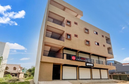 Bhopal Hotel | Hotel O Crown Square