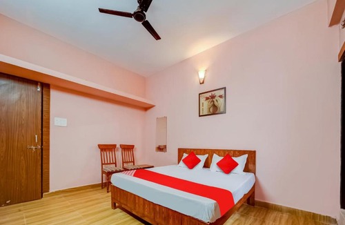 Bhopal Hotel | Hotel O Crown Square