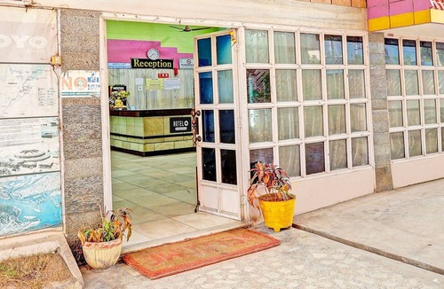 Gajuwaka House | Hotel O Gajuwaka Near kurmanpalem