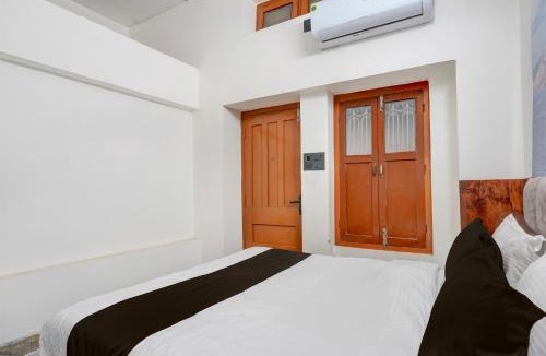 Varanasi Apartment | Hotel O Geetari Luxury Home Stay