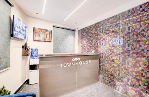 Sector 49 Hotel | Hotel O Golf Inn Rooms