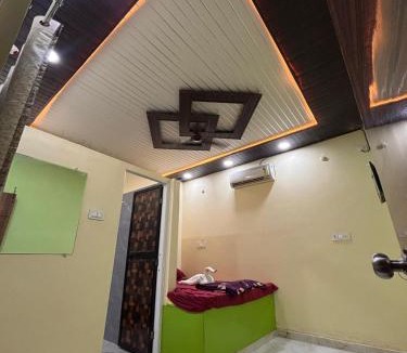 Kamthi Hotel | HOTEL o GUMTHI STAY INN