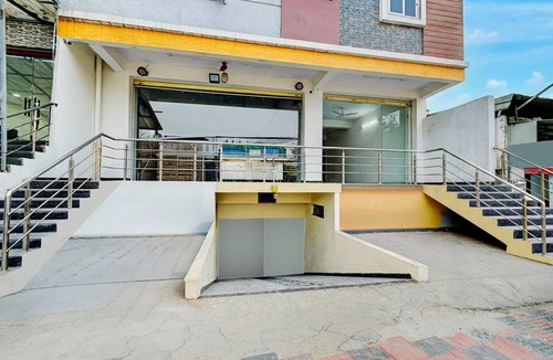 Hyderabad House | Hotel O Hafizpet Railway Station