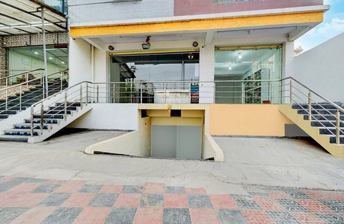 Hyderabad House | Hotel O Hafizpet Railway Station