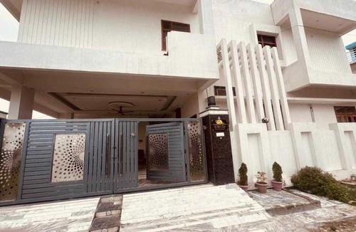 Faizabad House | Hotel O Home Shree Narayana Homestay
