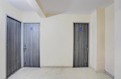 Greater Noida Hotel | Hotel O Jagdamba Homestay Hotel & Guest House