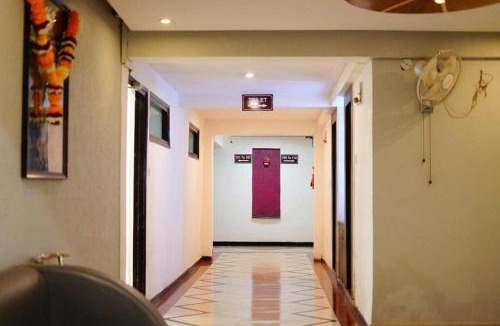 Bhopal Hotel | Hotel O Lal's Plaza