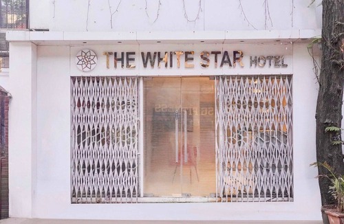 Andheri West House | Hotel O Lokhandwala Andheri West