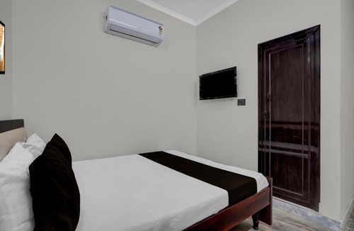 Shalimar Bagh Hotel | Hotel O M.C. RESIDENCY