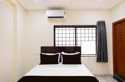 Hyderabad Hotel | HOTEL O NAYARA
