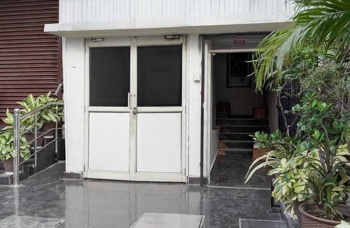 Rudrapur House | Hotel O Rudrapur Railway Junction
