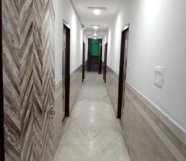 Sikandra Hotel | Hotel O S S Palace