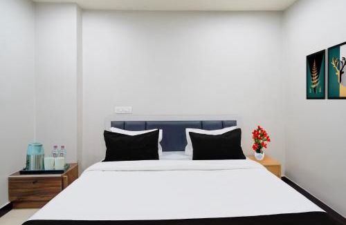 Hyderabad Hotel | Hotel O Safilguda Lakeview Hyderabad Formerly Adithya Stay