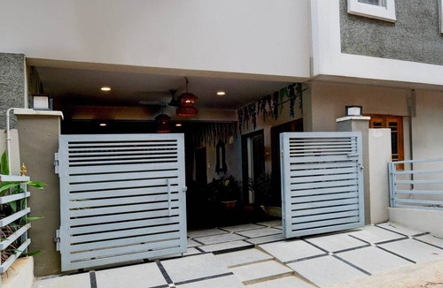 Hyderabad House | Hotel O Shamshabad Airport Complex