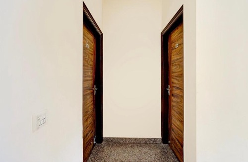 Gurugram Hotel | Hotel O Super Silverkey Galleria Market