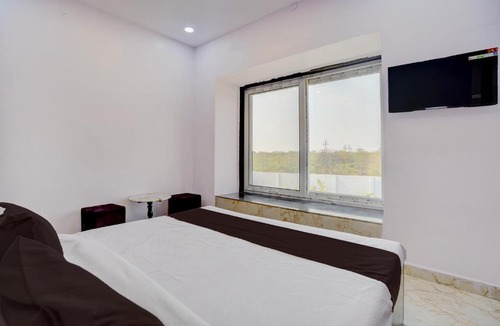 Durg Hotel | HOTEL O THE RUBY RAYS FARMHOUSE