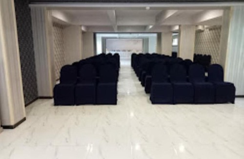 Surat Hotel | Hotel Oasis Surat