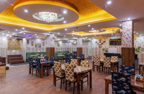 Sector 39 Hotel | Hotel Ornate Residency And Suites