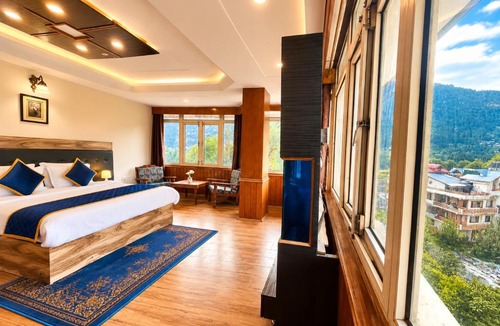 Model Town Hotel | Hotel Out Town Manali ! Parking ! Lift ! Near Mall Road ! Top Rated Family Hotel