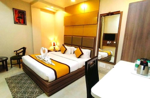 Varanasi Hotel | Hotel Ozas Grand