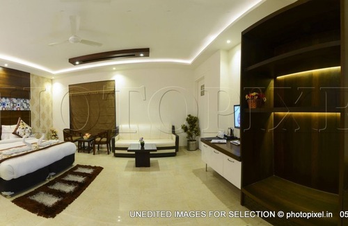 Etmadpur Hotel | Hotel Palm Galaxy