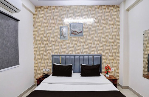 Sector 70 Hotel | Hotel Palm Paradise