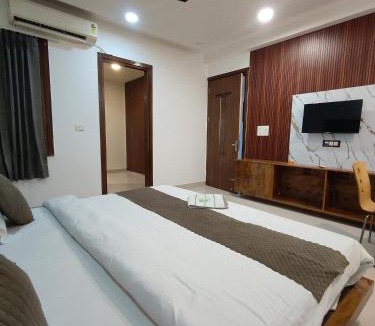 Delhi Hotel | Hotel Parth Residency