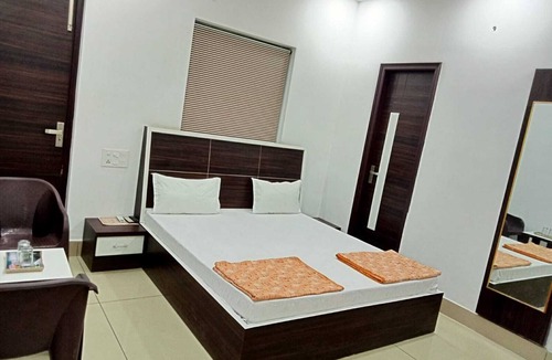 Malout Hotel | Hotel Paul Residency