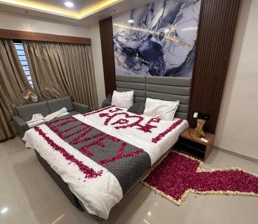 Anand Hotel | Hotel Peacock Anand