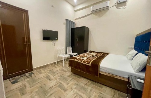 Mahmoorganj House | Hotel Pilgrrim