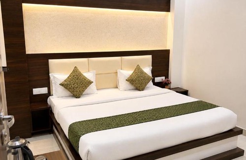 Taj Ganj Hotel | Hotel Pleasant Taj Agra -Budget Family AC Rooms