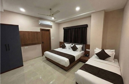 Sanwer Hotel | Hotel Pragya Paradise