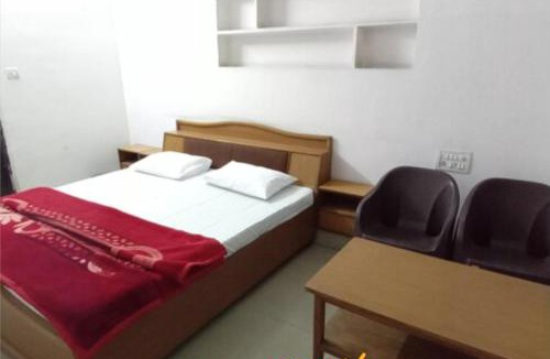 Nathdwara Hotel | Hotel prayag with ev car station 7,4kw