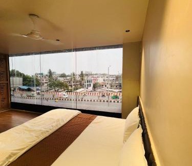 Surat Hotel | Hotel Presidency - Sosyo Circle