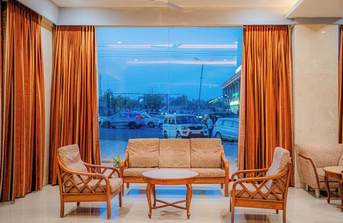 Bhuj Hotel | Hotel Prince