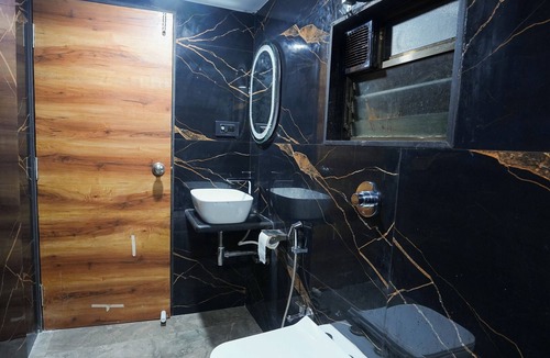 Santacruz West Hotel | Hotel Prince Palace Near Mumbai Airport