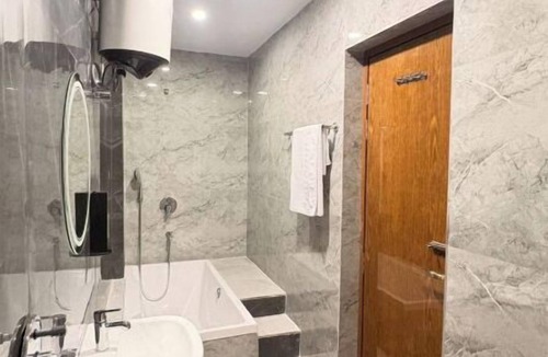 Kanpur Hotel | Hotel Raas Garden