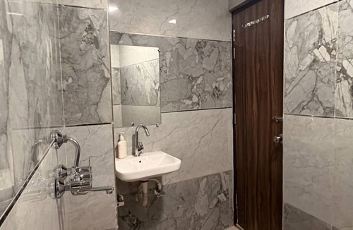 Kanpur Hotel | Hotel Raas Inn