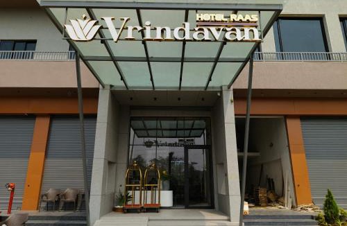 Dhule Hotel | Hotel Raas Vrindavan