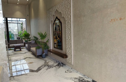 Dhule Hotel | Hotel Raas Vrindavan