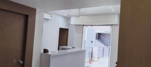 Gandhinagar Hotel | Hotel Radhe Inn