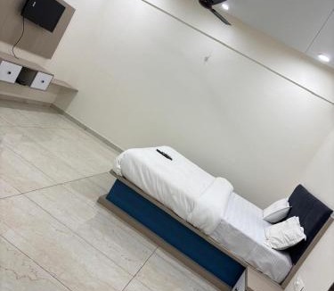 Anand Hotel | Hotel Radhe Palace