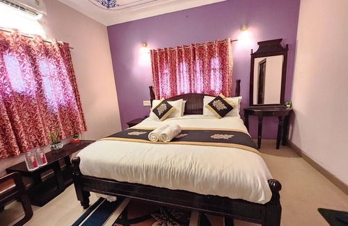 Udaipur City Centre Hotel | Hotel Raj Shree Palace