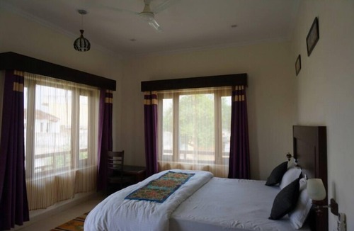 Khajuraho Hotel | Hotel Ramayana Khajuraho