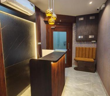 Wellington Pier Hotel | Hotel Regal Gate