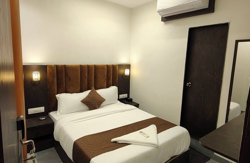 Wellington Pier Hotel | Hotel Regal Gate