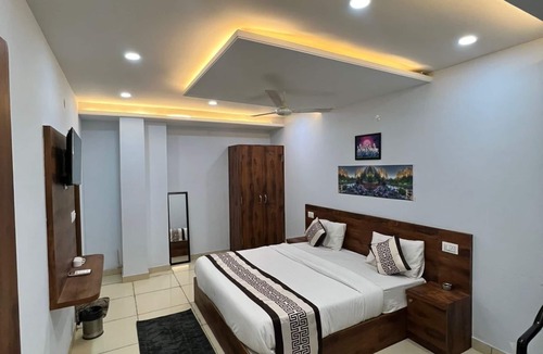 Malviya Nagar Hotel | Hotel RK palace near airport